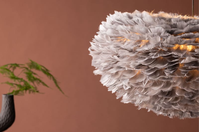 Nicola Pendellampa 36 cm - Grå - Products - Belysning - Lampor & belysning inomhus - Designlampor - Fjäderlampa