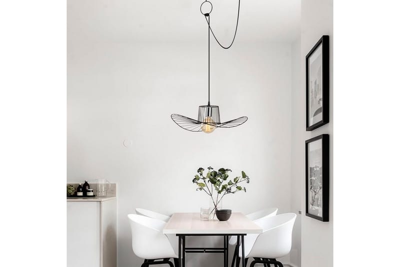 Taklampa Majrula Svart Enkeluttag - Enkeluttag - Products - Belysning - Lampor & belysning inomhus - Taklampa & takbelysning - Pendellampa & hänglampa