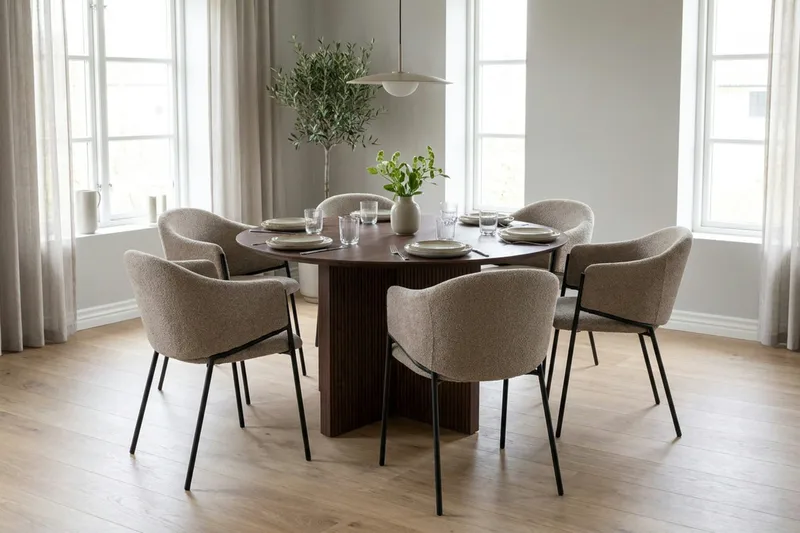 Edda Matgrupp runt 130 cm Valnöt med 6 Filip Matstolar - Valnöt - Products - Möbler - Bord & matgrupp - Matgrupp