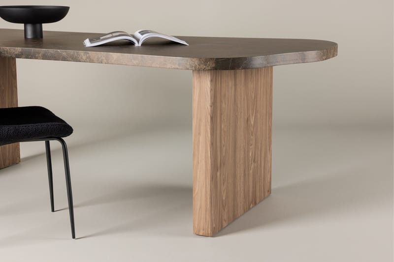 Eleonora Matbord 230x100 cm - Brun - Products - Möbler - Bord & matgrupp - Matbord & köksbord