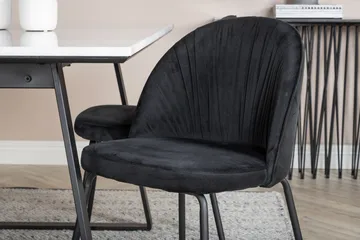 Estelle Matgrupp 140 cm Rektangulär med 4 Wrinkles stolar - Svart - Products - Möbler - Bord & matgrupp - Matgrupp