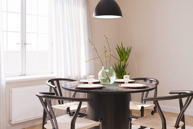 Kopparbo Matgrupp 106 cm Rund med 4 Dastoori Matstol - 2220067-4,2229318-1 - Svart - Products - Möbler - Bord & matgrupp - Matgrupp