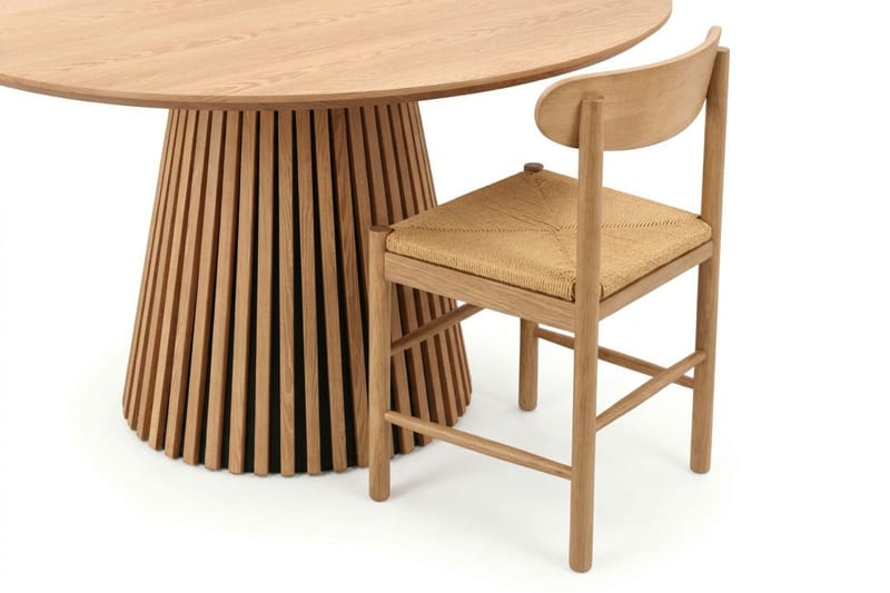 Peyra Matgrupp runt 130 cm Ek med 6 Malte Matstolar - Ek - Products - Möbler - Bord & matgrupp - Matgrupp