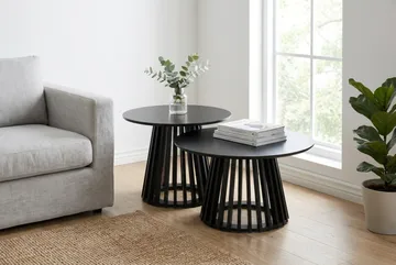 Peyra Soffbord Runt 60 cm Fanér - Svartlaserad ek - Products - Möbler - Bord & matgrupp - Soffbord