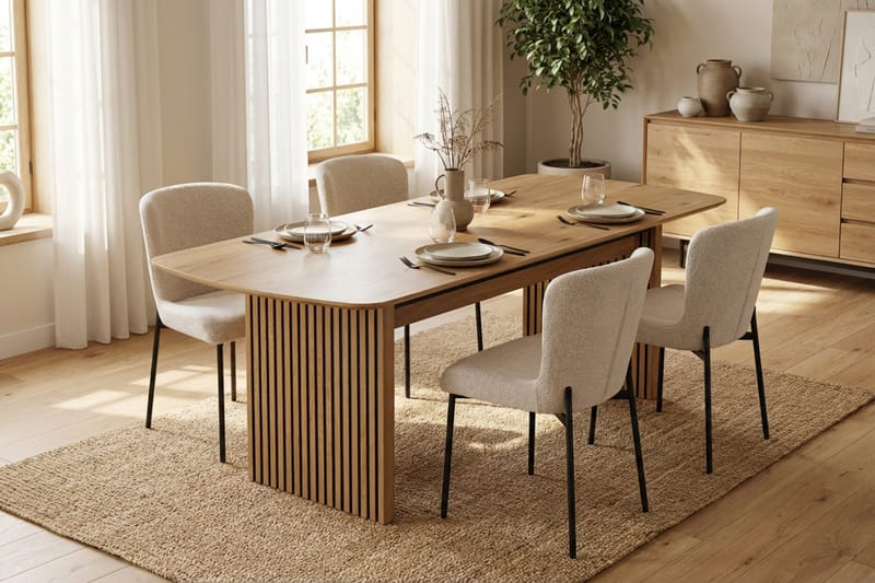 Richeto Matgrupp Ek 180 cm med 4 Elsie Matstolar - Ek - Products - Möbler - Bord & matgrupp - Matgrupp