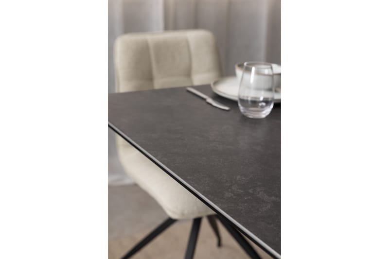 Salupa Matbord 210x90 cm - Svart - Products - Möbler - Bord & matgrupp - Matbord & köksbord