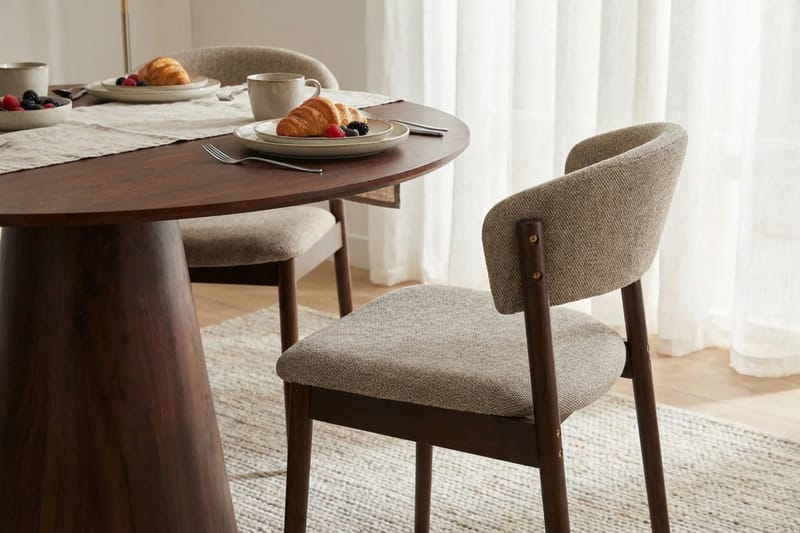 Siena Matgrupp runt 110 cm Valnöt med 4 Nala Matstolar - Valnöt - Products - Möbler - Bord & matgrupp - Matgrupp