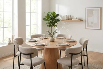Siena Matgrupp runt 130 cm Ek med 6 Lucy Matstolar - Ek - Products - Möbler - Bord & matgrupp - Matgrupp