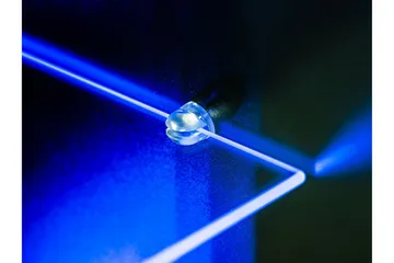 Apryl Modern TV Mediamöbel med Vitrinskåp och LED-belysning - Svart / Trä / Glas - Products - Möbler - TV- & Mediamöbler - TV-möbelset