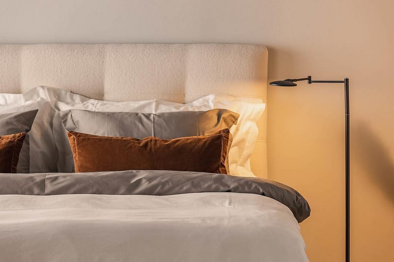 Oslo Lyx Sängpaket Boucle 180x200 Knappad gavel - Beige - Products - Möbler - Säng - Kontinentalsäng