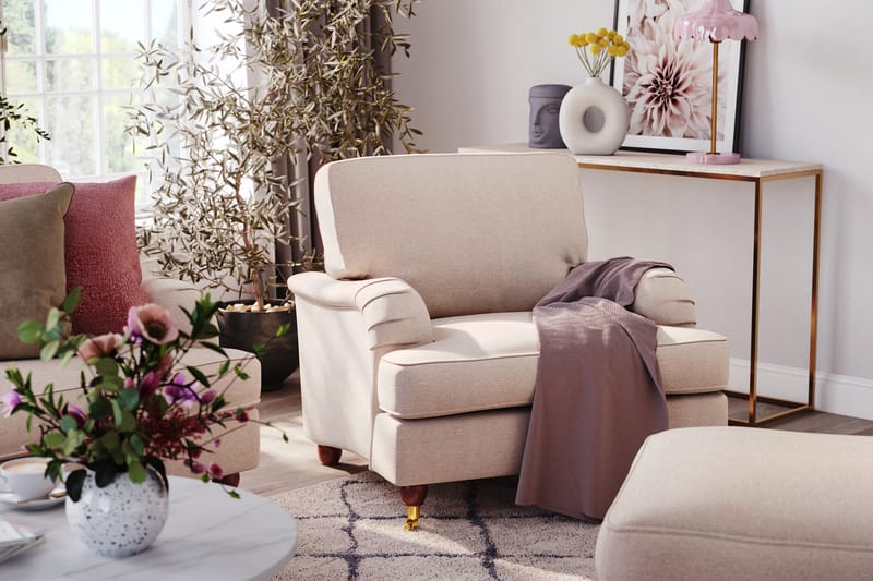 Howard Lyx 4-sits Tygsoffa - Beige - Products - Möbler - Soffa - Howardsoffa