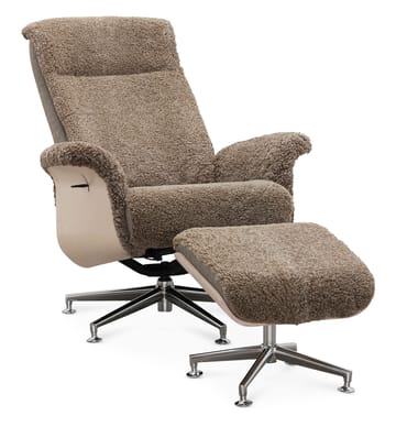 Fåtölj i fårskinn med fotpall - Ek/ljusbeige fårskinn - Ulla - Ljusbeige - Products - Möbler - Fåtölj & stolar - Fåtölj - Biofåtölj & reclinerfåtölj