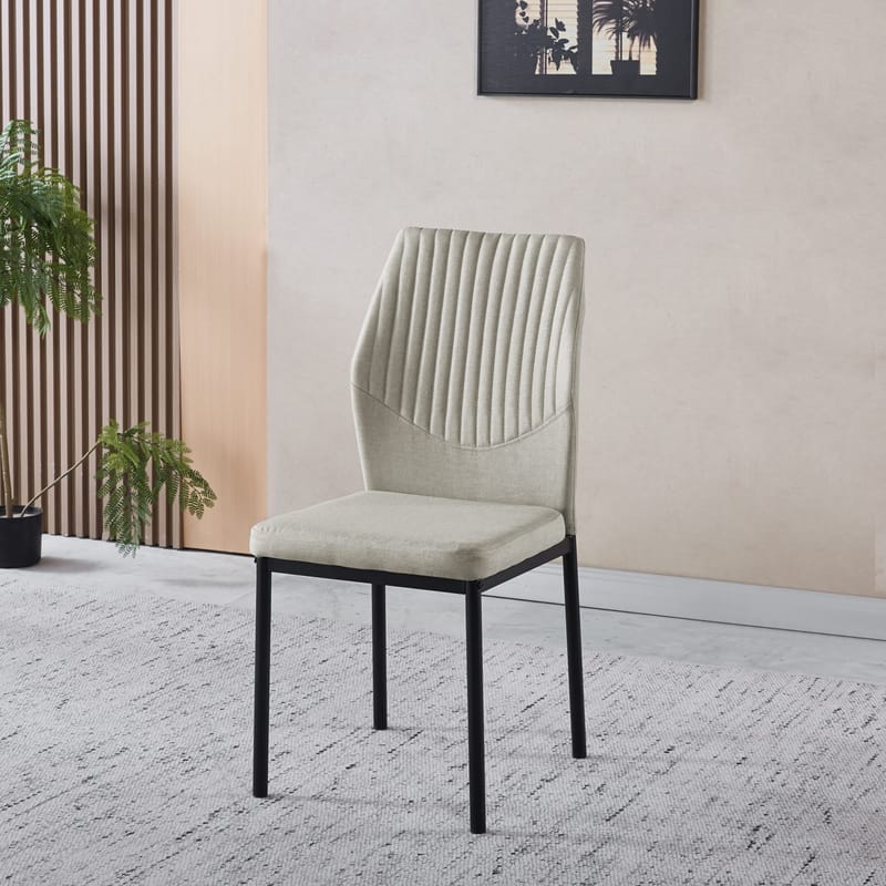 Inez matstol i beige tyg med svarta ben - Beige - Products - Möbler - Fåtölj & stolar - Matstol & köksstol