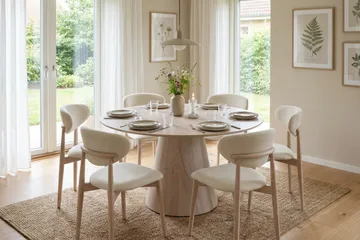 Molly Matstol i trä med tygsits - Whitewash/Beige - Products - Möbler - Fåtölj & stolar - Matstol & köksstol