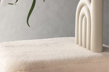 Newton Fotpall - Offwhite - Products - Möbler - Fåtölj & stolar - Pall & puff - Fotpallar
