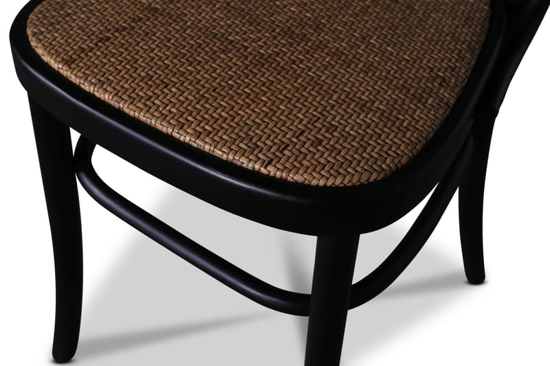 Tona svart stol i böjträ med rottingsits - Svart - Products - Möbler - Fåtölj & stolar - Matstol & köksstol