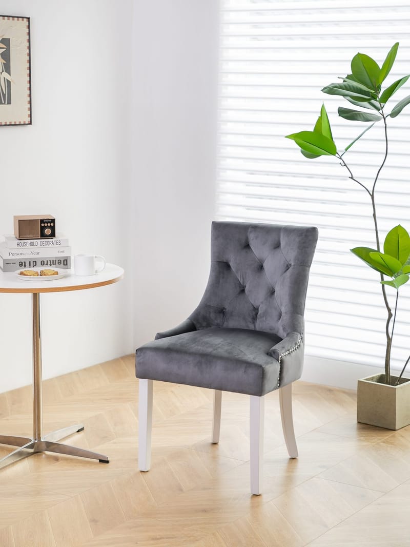 Tuva Stol i grå sammet - Grå sammet - Products - Möbler - Fåtölj & stolar - Matstol & köksstol