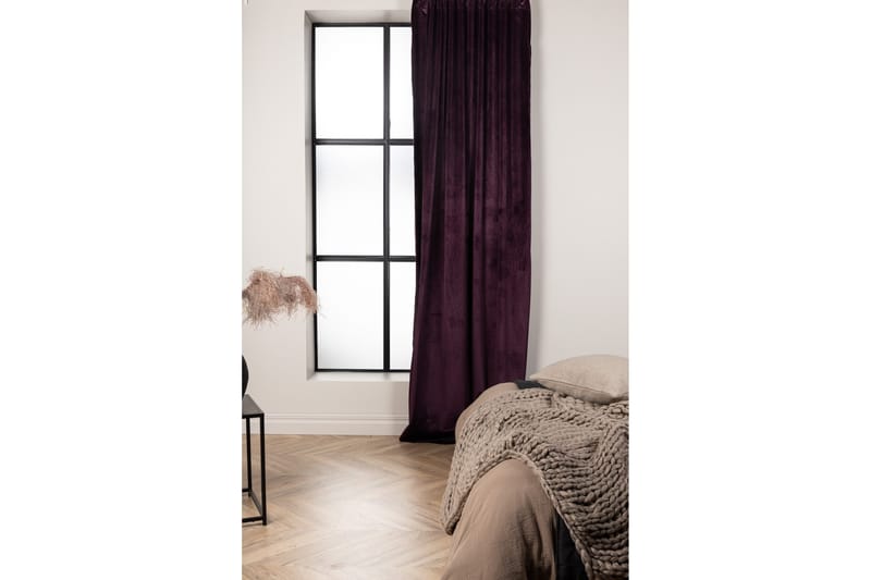 Mary Gardin 135x250 cm - Lila - Products - Textil & mattor - Gardiner - Gardinlängder - Kanallängd