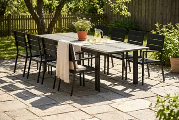 Monaco utomhus matgrupp förlängningsbart 210/310x90 med 8 Tunis stapelstolar - Svart/Grå - Products - Utemöbler & utemiljö - Utegrupp - Matgrupp utomhus