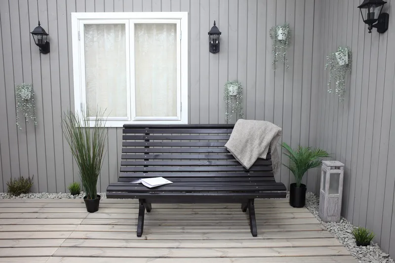 Norvald Bänk Utomhus - Kaffesvart - Products - Utemöbler & utemiljö - Utesoffa - Trädgårdssoffa