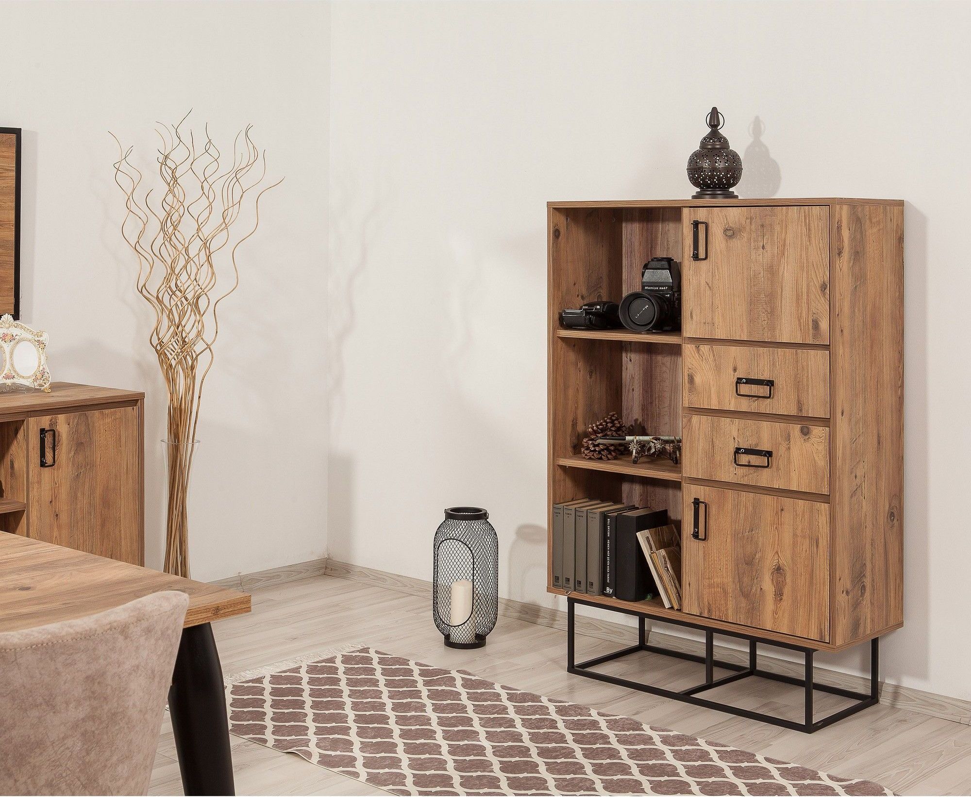 Quantum Taxon Bücherregal - Kiefer/schwarz Quantum Taxon Bücherregal - Kiefer/schwarz