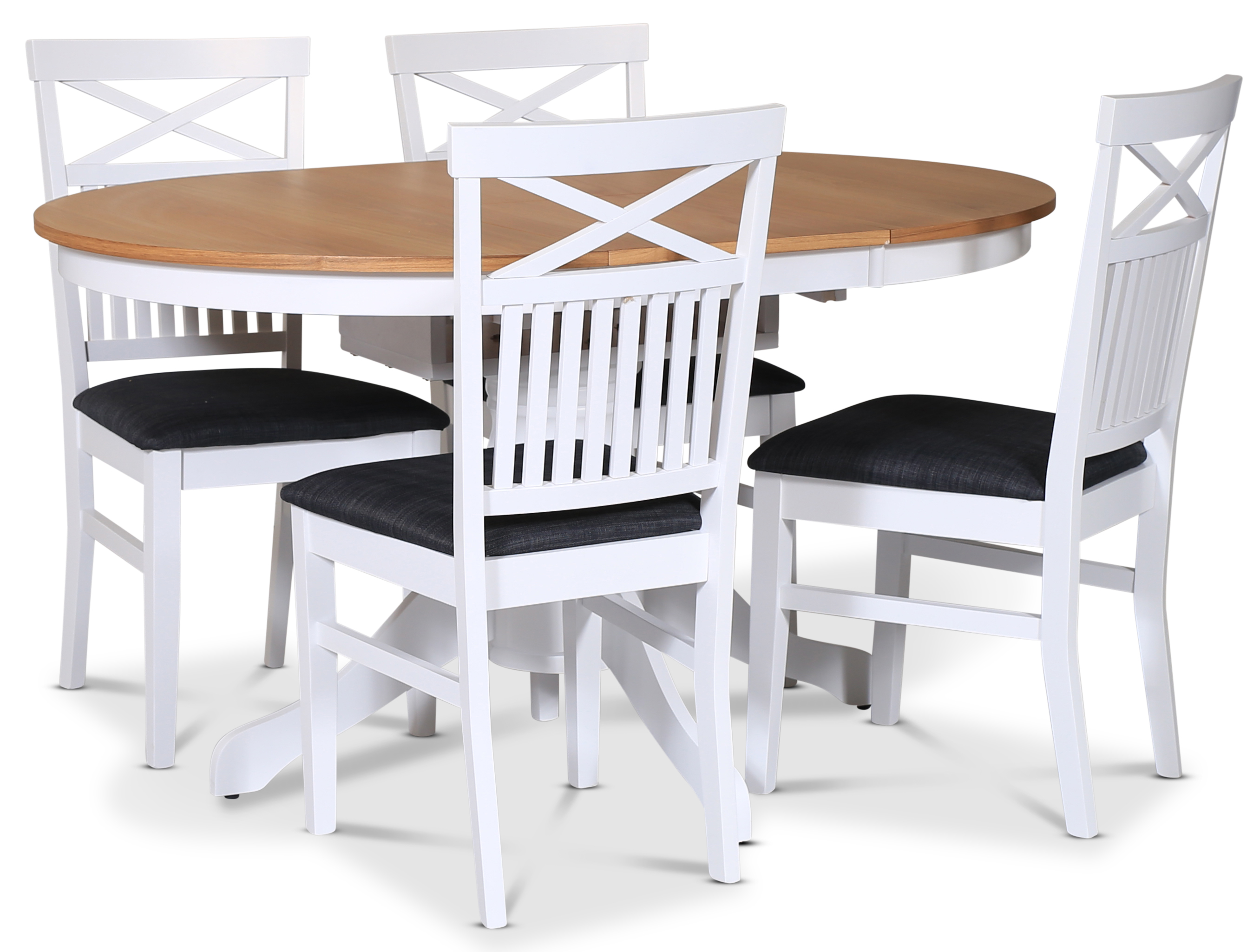 Fitchburg Food Group; runder Esstisch 106 /141 cm - Eiche weiß / geölt mit 4 Skagen-Stühlen mit Rückenkreuz, Sitz in grauem Stof Fitchburg Food Group; runder Esstisch 106 /141 cm - Eiche weiß / geölt mit 4 Skagen-Stühlen mit Rückenkreuz, Sitz in grauem Stof