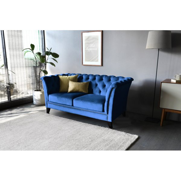 Milton Chesterfield 2-Sitzer - Dunkelblauer Samt Milton Chesterfield 2-Sitzer - Dunkelblauer Samt