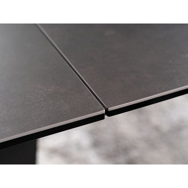 Salvadore Esstisch 120-180 x 80 cm - Grau/Schwarz Salvadore Esstisch 120-180 x 80 cm - Grau/Schwarz