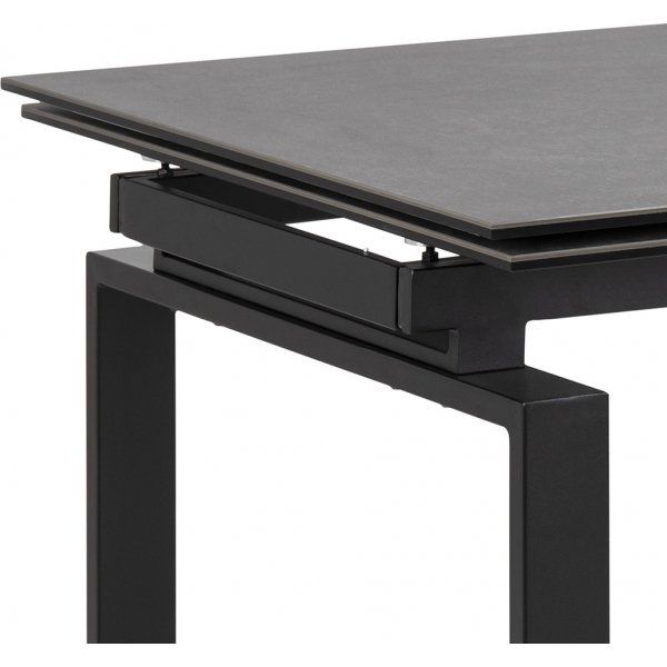 Huddersfield Esstisch 160-240 cm - Schwarz Huddersfield Esstisch 160-240 cm - Schwarz