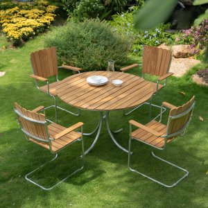 Möllan Gartengruppe in Teak: 4 Sessel mit Esstisch Ø110 cm Möllan Gartengruppe in Teak: 4 Sessel mit Esstisch Ø110 cm