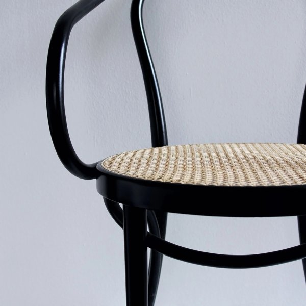 Stuhl Nr. 30 mit Rattansitz - Beliebige Farbe des Gestells Stuhl Nr. 30 mit Rattansitz - Beliebige Farbe des Gestells