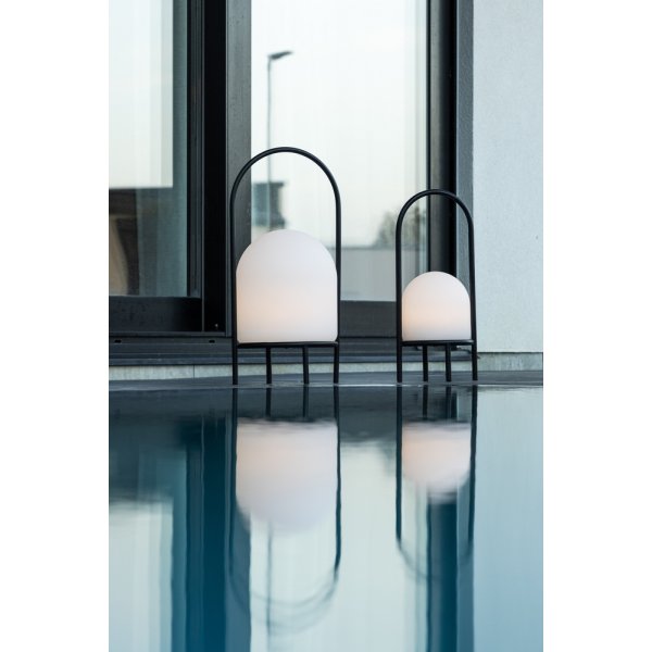 Colie Tischlampe Ø26 cm - Schwarz/Weiß Colie Tischlampe Ø26 cm - Schwarz/Weiß