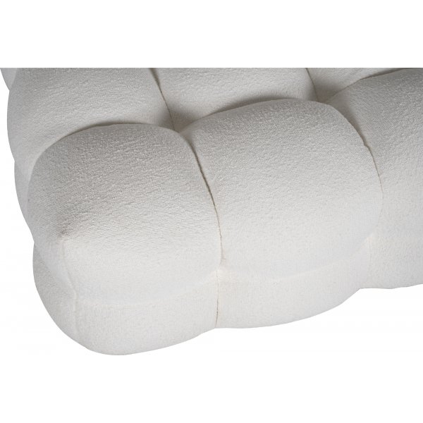 Fuhocker im klobigen Design