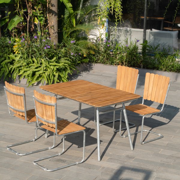 Mllan Gartengruppe in Teak: 4 Sthle mit Esstisch 120x80 cm