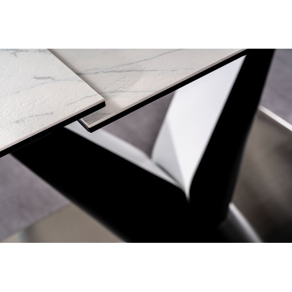 Canyon Esstisch 160-220 cm - Weiß/Schwarz Canyon Esstisch 160-220 cm - Weiß/Schwarz