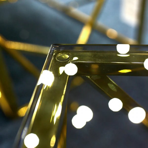 Silberner Couchtisch 80 x 80 cm - Gold Silberner Couchtisch 80 x 80 cm - Gold