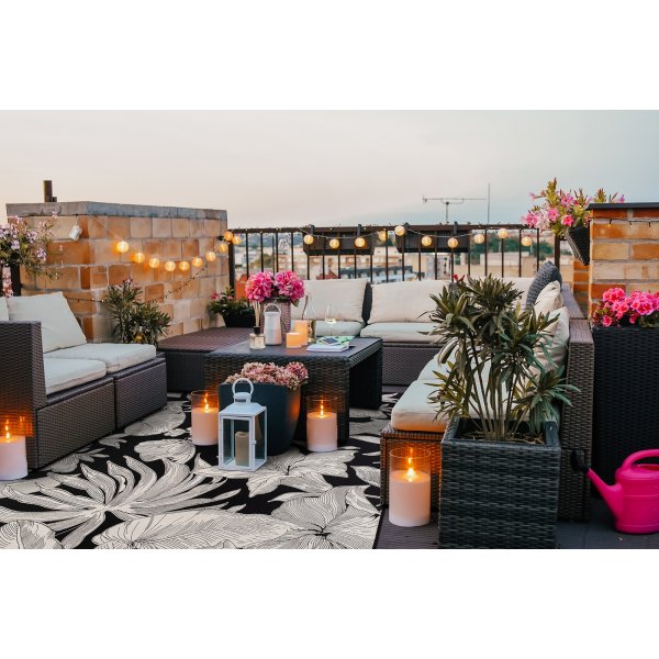 Domani Flower flach gewebter Teppich Schwarz Domani Flower flach gewebter Teppich Schwarz