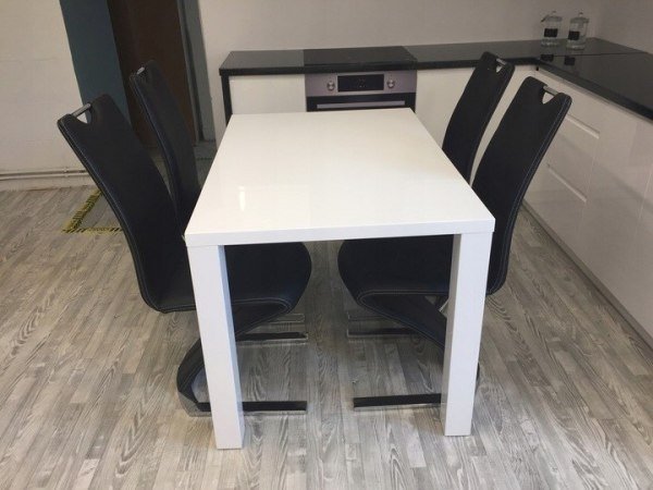 Johanna Esstisch 140-180 cm - Weiß Johanna Esstisch 140-180 cm - Weiß