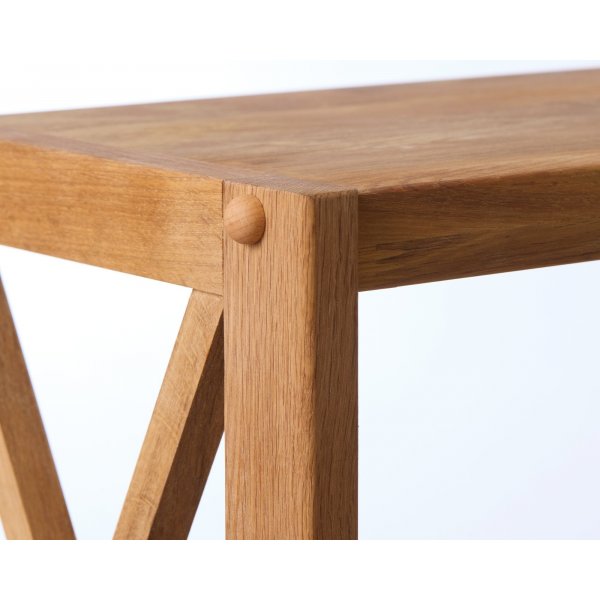 X-Bücherregal aus geölter Eiche, H 124 cm X-Bücherregal aus geölter Eiche, H 124 cm