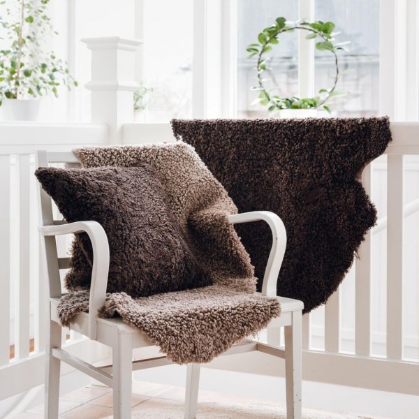 Lockiges Schaffell Braun - 60 x 95 cm Lockiges Schaffell Braun - 60 x 95 cm