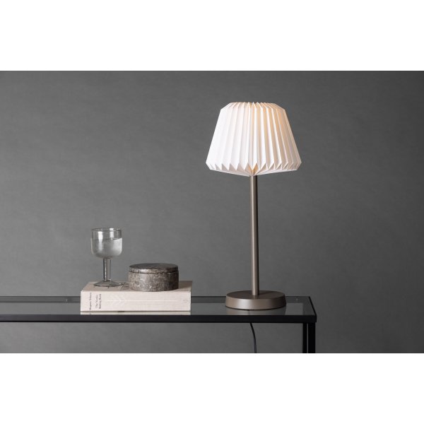 Tandådalen Tischlampe - Wildleder/Weiß Tandådalen Tischlampe - Wildleder/Weiß