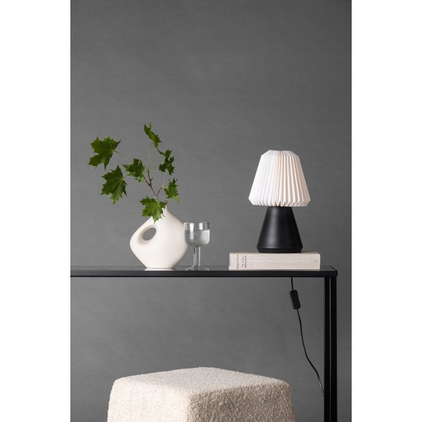 Fjällen Tischlampe - Schwarz/Weiß Fjällen Tischlampe - Schwarz/Weiß