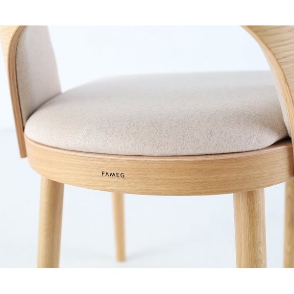 Amada Esszimmerstuhl - Optionale Farbe des Rahmens und der Polsterung Amada Esszimmerstuhl - Optionale Farbe des Rahmens und der Polsterung