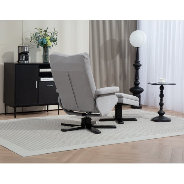 Verstellbarer Sessel mit Fuhocker