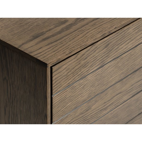 Inez Sideboard aus braun geölter Eiche - 180 cm breit Inez Sideboard aus braun geölter Eiche - 180 cm breit