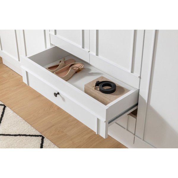 Lia Kleiderschrank 210 x 52 x 210 cm - Weiß Lia Kleiderschrank 210 x 52 x 210 cm - Weiß