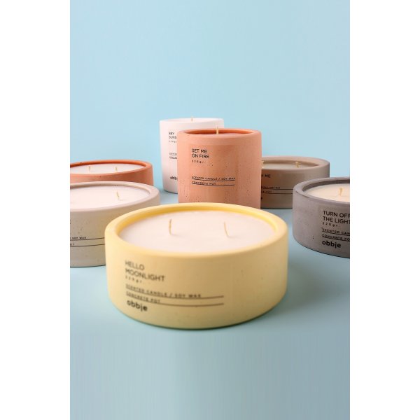 Bby Sunshine Duftkerze niedrig - Weiß Bby Sunshine Duftkerze niedrig - Weiß