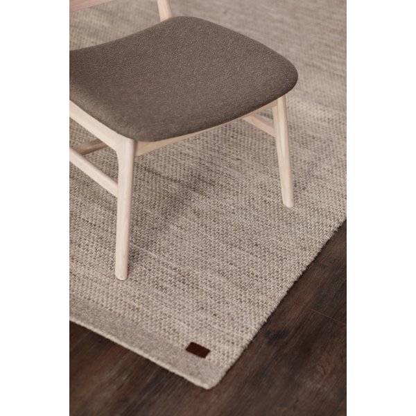 Getufteter handgewebter Wollteppich aus Leinen Getufteter handgewebter Wollteppich aus Leinen