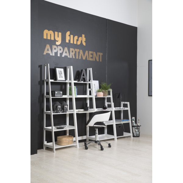 Wally Leiterregal 130 cm - Weiß Wally Leiterregal 130 cm - Weiß