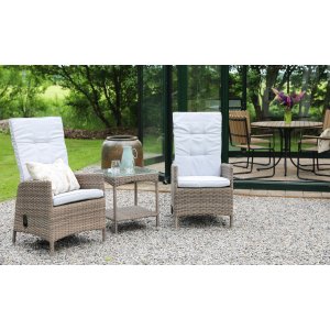 Knutsberg Sessel Set verstellbare Sessel & Tisch - Hellbraunes synthetisches Rattan Knutsberg Sessel Set verstellbare Sessel & Tisch - Hellbraunes synthetisches Rattan